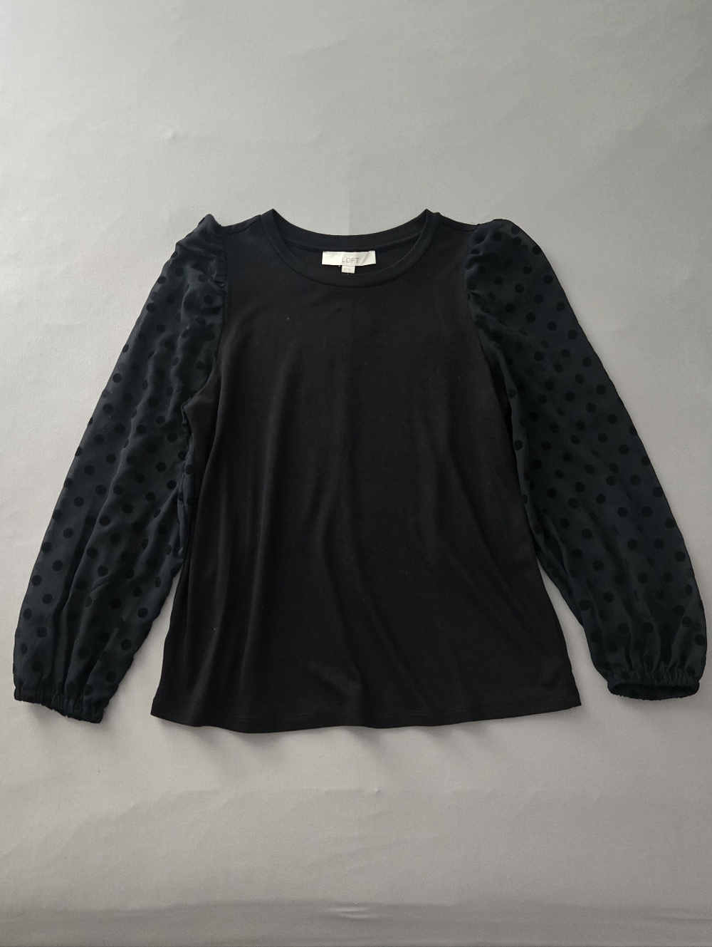 Polka dot puff sleeves top